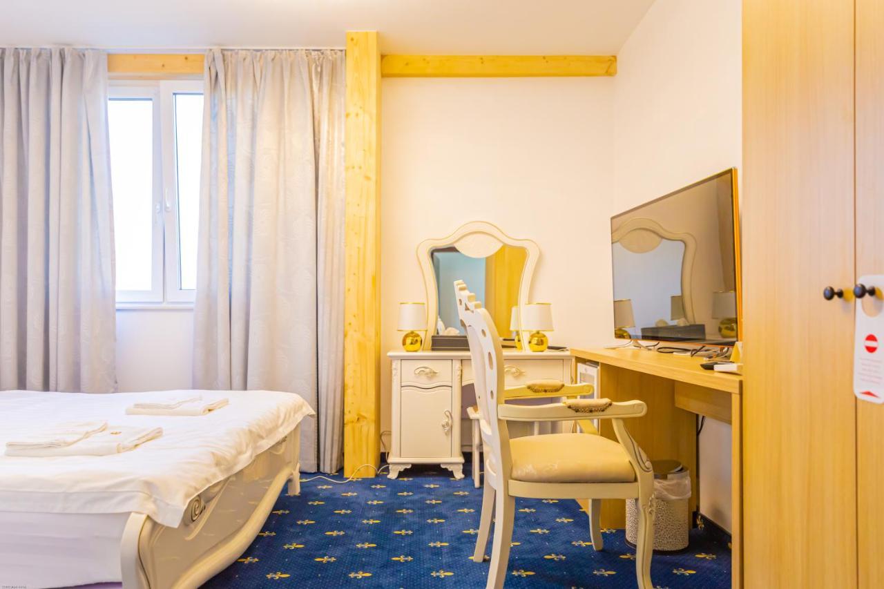 Magnolia Hotel Kutno Ngoại thất bức ảnh