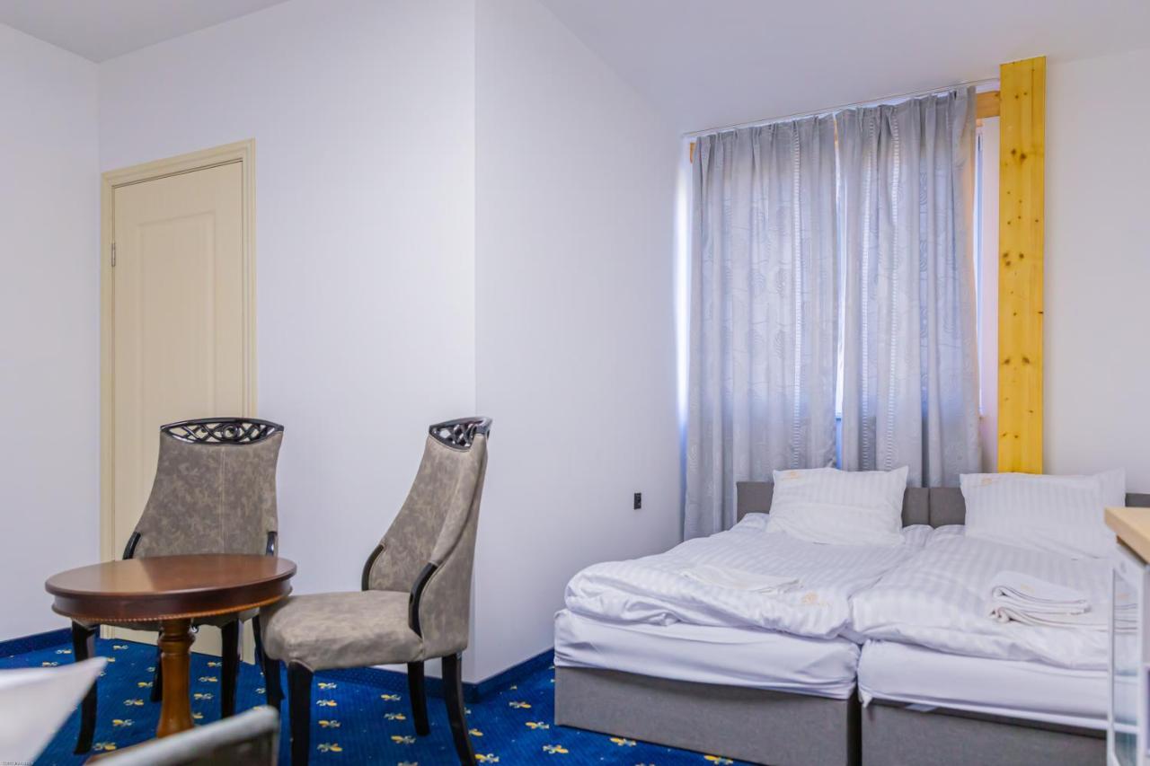 Magnolia Hotel Kutno Ngoại thất bức ảnh